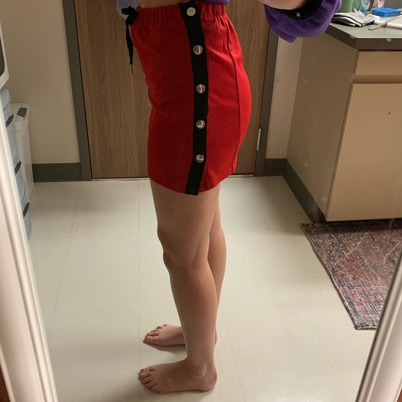 Red and black striped skater skirt - Picture 2 of 4